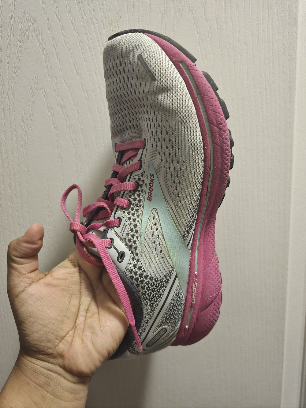 Brooks Women’s Running Shoe — Pink/Gray